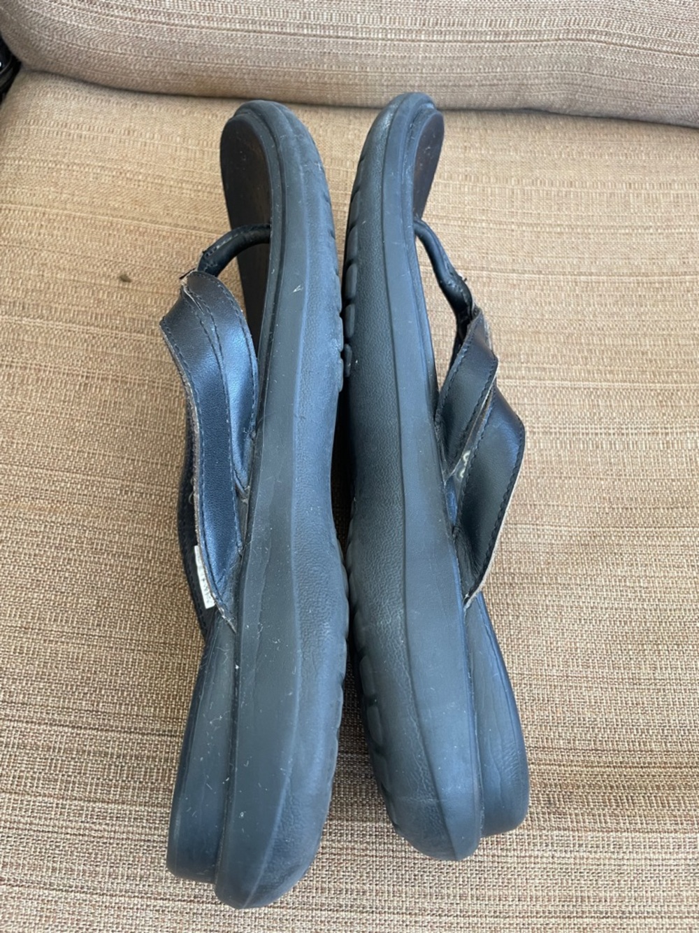 CROCS Black Women's Thong Sandal Flip Flops - Picture 5 of 6